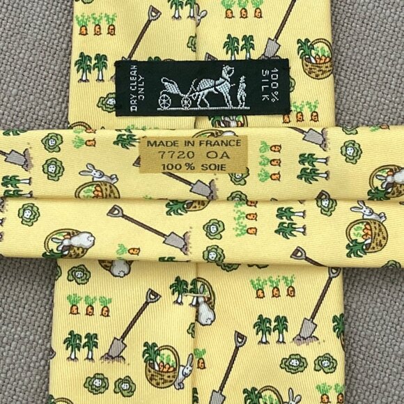 100% REAL HERMES TIE ~ YELLOW w FUN WHIMSICAL PETER RABBIT PLAYING IN GARDEN - Picture 5 of 7